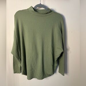 Buckle Black Green Keyhole Back Sweater Size Medium. Excellent Condition!